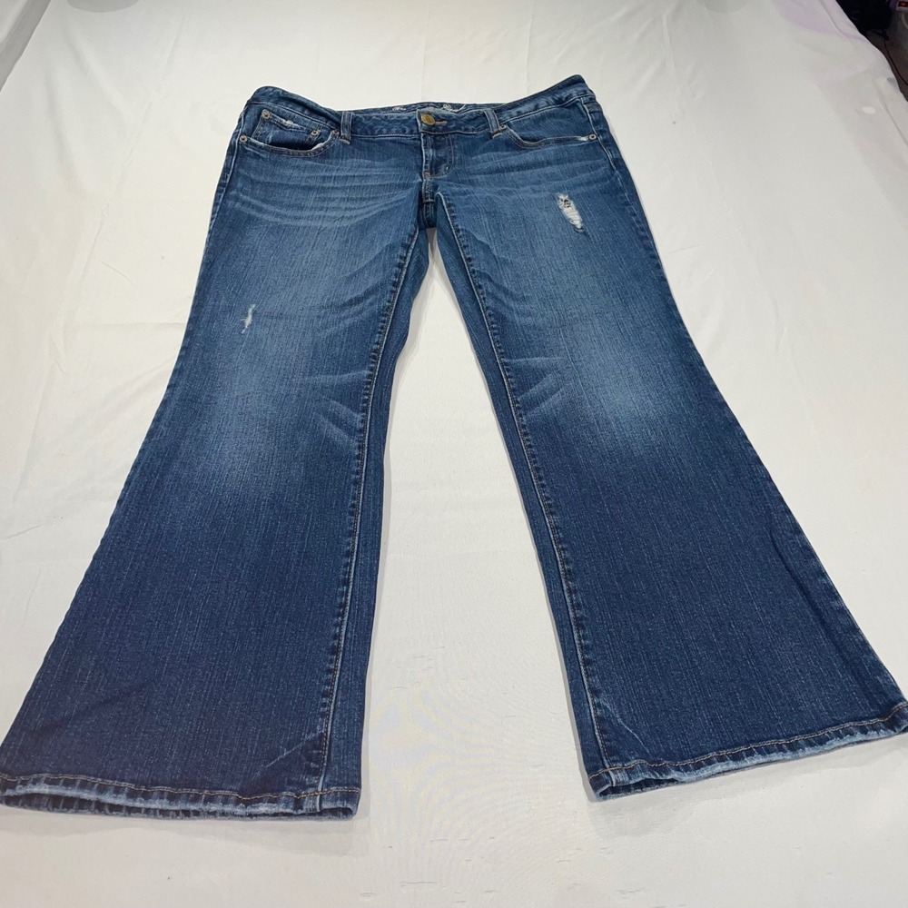 American Eagle Favorite Boyfriend Jeans Blue Distressed Flare Leg Womens 12